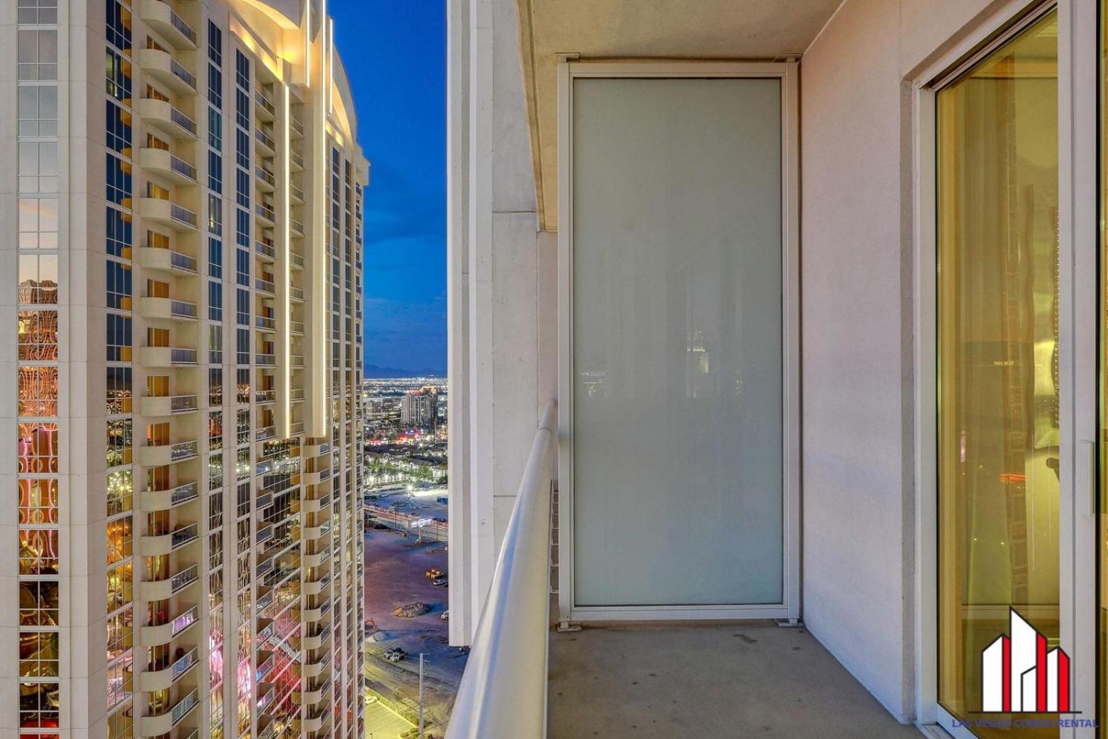Mgm Signature-30-705 F1 Track & Strip View Balcony 拉斯维加斯 外观 照片