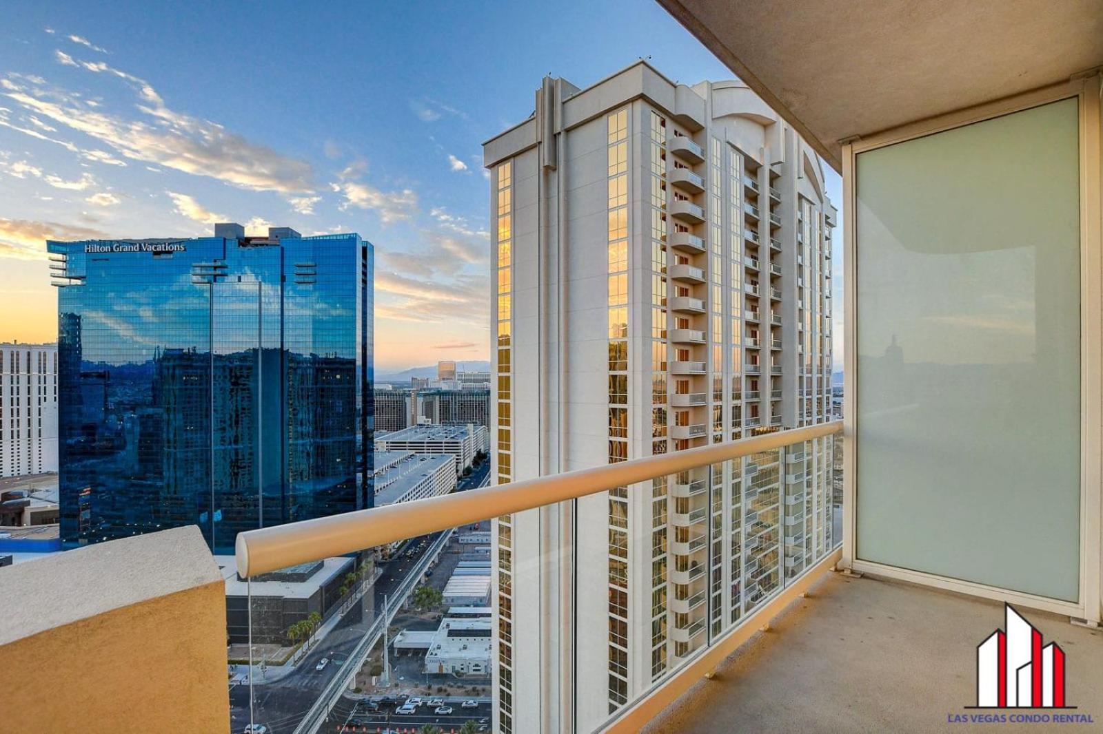 Mgm Signature-30-705 F1 Track & Strip View Balcony 拉斯维加斯 外观 照片
